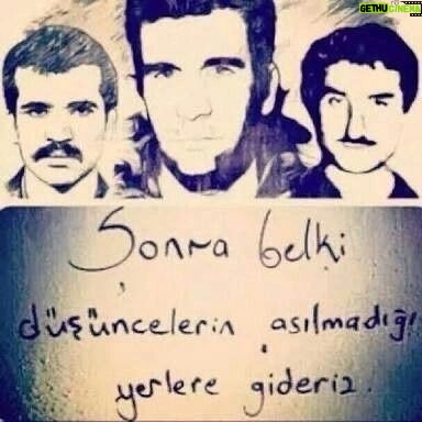 Betül Arım - 1.7K Likes - Onlar tam bağımsız bir Türkiye, eşitlik, özgürlük, adalet istemişlerdi. Atatürk ve yurt sevgisi ile doluydular. Hiç kimseyi öldürmediler. Sonsuza kadar yüreğimizde yaşayacaklar. Bugün “Gülünün Solduğu Akşam” kitabında Deniz’leri anlatan yazar ve yayıncı sevgili Erdal Öz’ün de ölüm yıl dönümü. Sevgiyle, saygıyla, özlemle, minnetle anıyorum 📚🤝🖍🙏
''Deniz Gezmiş, adli bir hatanın değil; kasti bir yargılama ve hüküm vermenin kurbanı olmuştur. Adli hata, ismi üstünde 'hatalı' verilen kararlara denir. Deniz Gezmiş, idam edilmek için yargı önüne çıkarılmış; yargılanması, 'suçsuzluğun kanıtlanmasına olanak verilmeksizin'
sadece idamını sağlayacak bir hüküm verilmesi doğrultusunda cereyan etmiştir.'' /Burhan Apaydın (Avukat)
İdamlara karar veren mahkemenin hakimi Ali Elverdi hukukçu değildi... Emekli olunca Adalet Partisi'nden milletvekili yapıldı!...
Bağımsız Türkiye yolunda katledilen Deniz Gezmiş, Yusuf Aslan ve Hüseyin İnan'ın anılarına sonsuz sevgi ve saygıyla 🌿🙏🌿
Bu çok değerli video için @Seraykabasakal‘a binlerce teşekkür 📚🙏🖍️👫🌿
Öyle ölüler vardır ki, ben onların öldüklerini düşündükçe, vakit olur yaşadığımdan utanırım.
/Nazım Hikmet 📚🤝🖍
Burada ölen yanlızca bedenimdir ki zaten ölümlüydü, ölecekti; ama düşüncemi öldüremeyeceksiniz, düşüncem yaşayacak.
/Deniz Gezmiş 🤝🧠🗣✊
Öteden beri arz etmiş olduğum gibi, bu ülkede anayasayı en fazla savunanlar bizleriz. Anayasayı ihlal edenlerse ortadadır. Anayasanın uygulanmasını isteyen gene bizleriz.
/Deniz Gezmiş 👫✊🙏📚🖍️
#denizgezmiş #adalet #6mayıs #hüseyininan #yusufaslan#
#denizgezmisvakfi #Nazım Hikmet #Seraykabasakal