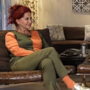 Betül Arım Instagram - Sevgili Nihan Bozatlı ile sohbetimiz tabiki bitmedi konuşacak konularımız için vakit yetmedi ama çok güzel anlar yaşadık ve anılar biriktirdik. Umarım sizin için de öyle olur. Düşüncelerinizi, paylaşmak istediklerinizi yazar ve bütüne katkıda bulunursanız çok sevinirim. Video'nun tamamı 43 dakika malum buraya hepsi sığmıyor geri kalanını YouTube kanalından izleyebilirsiniz. Link hikayededir. İyi seyirler 👭🤝🎭🙏💙

@nihanbozatl
#betülarım #betülarımlayaşamasanatı #kişiselgelişim #dışardahiçbirşeyvar