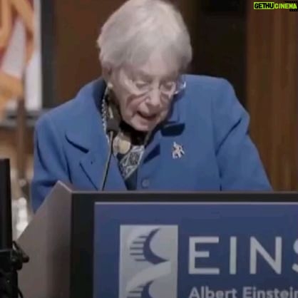 Betül Arım - 2.4K Likes - Sevgili Prof. Dr. Ruth Gottesman’a önce gençler adına sonra da bütüne verdiği katkı için binlerce teşekkür. Gördüğümüz gibi onların yaşadıkları sevince tanık olmak hiçbir şeyle; ne mal mülkle ne parayla ölçülemez. Ah ah ülkemizde hele bugünlerde böyle bir şey olsa ne güzel olur değil mi. O zaman hep birlikte niyet edelim emek verelim hayal kuralım o hayali gözümüzde olmuş gibi canlandıralım olmuş gibi sevinelim ve bize unutturulan saf çocuk inancıyla inanalım ve göle maya çalan Nasreddin Hoca misali ya tutarsa diyelim. Unutmayalım hayal gücü gerçeklikten kaçmak için değil onu oluşturmak için kullanılmalıdır. İnsanın hayatı insanın hayalidir👫👍👭👏🙏❤️
Dünyayı değiştirmek için kullanacağınız en güçlü silah eğitimdir. / Nelson Mandela 📚🖍️
İşleriniz iyi gidiyorsa eğitim bütçenizi iki katına çıkarın, kötü gidiyorsa dört katına. / Tom Peters 🎁💰👫
Eğitim, öğrencilere saygıyla başlar. / Ralph Waldo Emerson👫🙏👭
#ruthgottesman #eğitim #öğretim #başarı #emek
