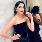 Beyza Şekerci Instagram - Bu gece Fox şimdi Now @nowtvturkiye ❣️ #foxşimdinow Styling @rutkayozis Saç @nurisekerci @moodmodetr Makyaj @hidayetkorkmaz_