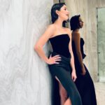 Beyza Şekerci Instagram - Bu gece Fox şimdi Now @nowtvturkiye ❣️ #foxşimdinow Styling @rutkayozis Saç @nurisekerci @moodmodetr Makyaj @hidayetkorkmaz_