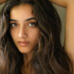 Bhagyashri Borse Instagram - Damn, you’re so beautiful.. He said It’s god. It’s all god After all, I’m his daughter✨ I said..