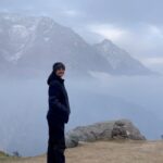 Bhagyashri Borse Instagram - 2024 motto: “Life mein jitna bhi try karo, kuch na kuch toh chootega hi. Isliye yahin, isi pal ka mazza lete hain.”🤍 #happynewyear