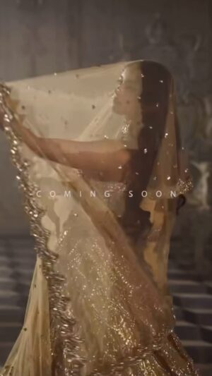 Bhagyashri Borse Instagram - Pov: your mums tired of all the rishta offers 😌🌙

@seemagujraldesign Presenting - Inara by Seema Gujral - Autumn Winter’23

‘Creative Director&stylist: @gautamkalraindia
Videographer: @neeraj_hinduja
Jewellery: @vamajewelry @shriparamanijewels 
Hair and makeup: @diva_rose21
Production: @april.studios
Models: @bhagyashriiborse 

#SeemaGujral #InarabySeemaGujral #NewLaunch #NewCollection #SeemaGujralCouture #SeemaGujralDesign #weddingwear #fashion #couture #indianfashion #indianwear #traditionalwear #indiancouture #Couture2023