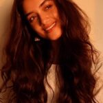 Bhagyashri Borse Instagram – Kabhi kabhi mere dil mein
khayal aata hain
Ki zindagi teri zulfon ki narm
chhaon mein guzarne pati
to shadab ho bhi sakti thi. 🌙