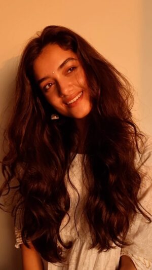 Bhagyashri Borse Instagram - Kabhi kabhi mere dil mein
khayal aata hain
Ki zindagi teri zulfon ki narm
chhaon mein guzarne pati
to shadab ho bhi sakti thi. 🌙