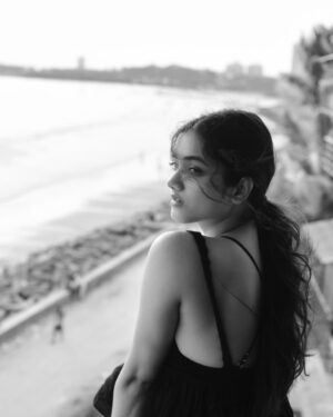 Bhagyashri Borse Instagram - There was once a little girl..
who dreamt of reaching the skies and the stars..
Coming from nowhere she wondered how, and at times lost hope too..
So many told her she wouldn’t..
They told her to not dream so big, and that’s it’s a little stupid.. But,
Can you tell a Tigress to not hunt?
She kept going on and on..building an empire full of love and light, with a pinch of magic inside..
There she is..standing, fulfilling her dreams, little by little, looking at the sea, with a dream 🤍