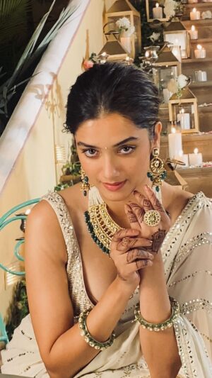 Bhagyashri Borse Instagram - 🌙
Sure it was a roar
Slight for now 
A mumble so low 
A rumble so light 
It is still the first.

A princess for the ages
My tigress shook just
her first step yet. 
Sure she is in the wild
but she came from the kind.

-dear one ✨