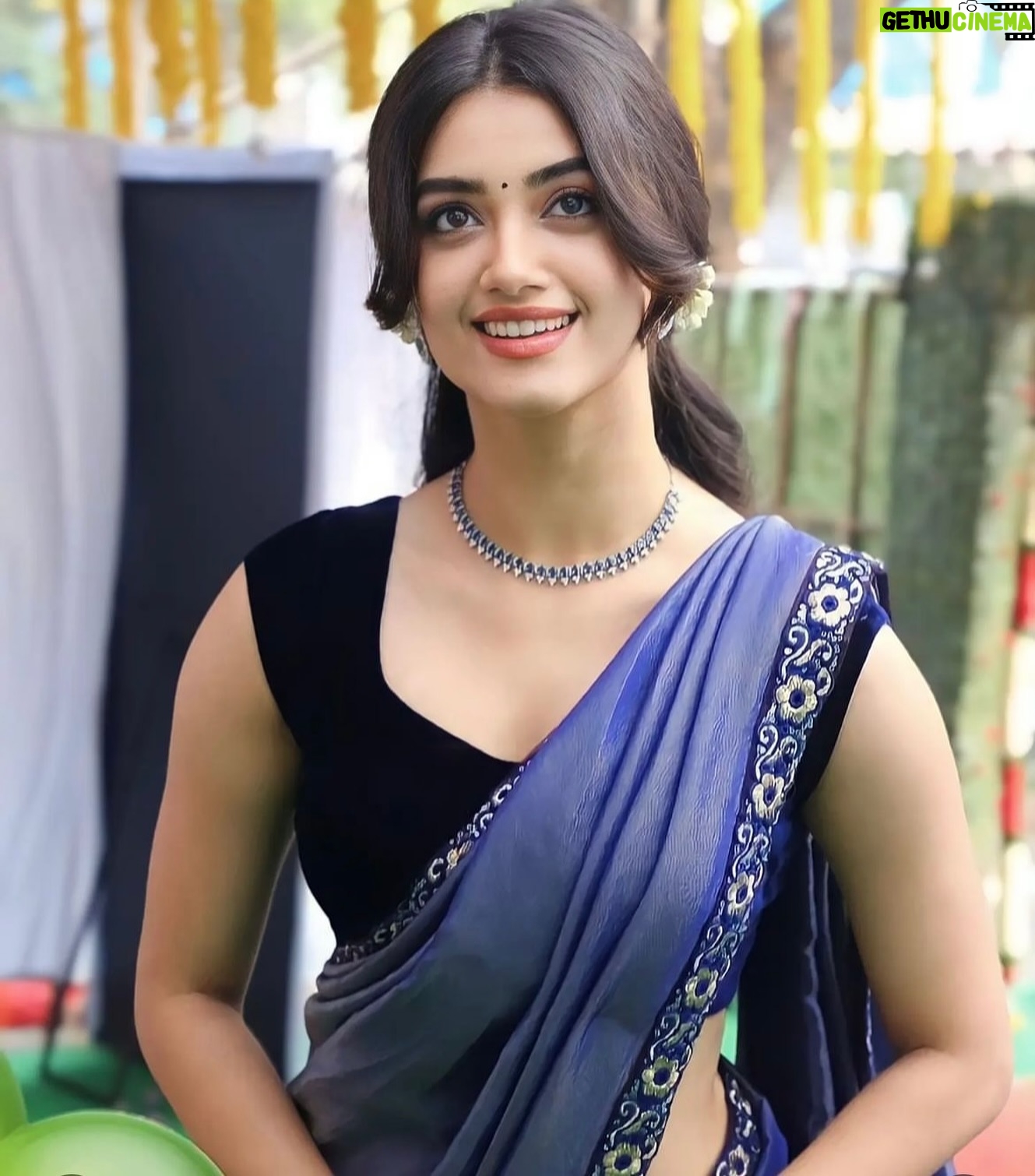 Bhagyashri Borse Instagram - This day will forever be special 💜 It marks the beginning of the spark in my heart to light the entire world, the beginning of an exciting journey on the path chosen by destiny. Amidst the travel, a little girl with her big dreams is here to leave her footprints.✨ #MrBachchan