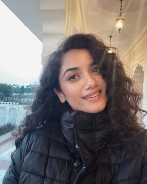 Bhagyashri Borse Instagram - Kuch Kuch hota hai 🤌🏼
