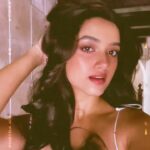 Bhagyashri Borse Instagram - Valentine’s Day is everyday.. ~ a hopeless romantic ❤️