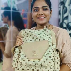 Bharatha Naidu Instagram - Amazing bag received from @hm_fashion_abay_ 

I recommend to all new mom...🫰