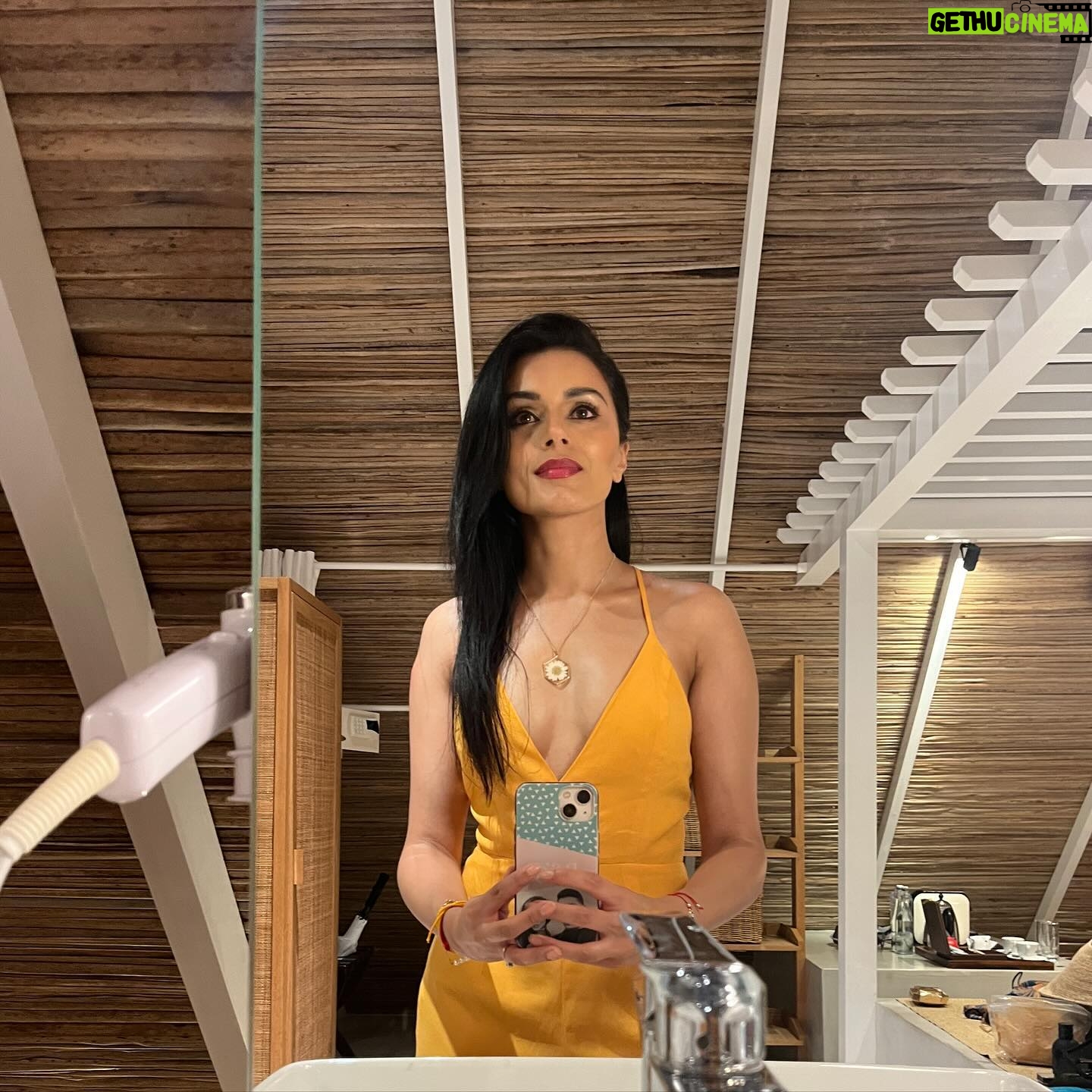 Bhavna Limbachia - 3 Likes - Mauritius š²šŗā„ļø
In 24 hours.. I watched the sun rise, we danced to live music, we laughed, we ate, we drank, we went on a glass bottom boat, we snorkelled, he went water skiing (Iām not there yet- baby steps) We took a salsa class, we swam in the sea and I read a book and relaxed on the beach.
@preskilislandresort is definitely worth a visit. This is NOT an ad. Just wanted to show our appreciation for the hotel and hard working staff šš½ā„ļøš§æ