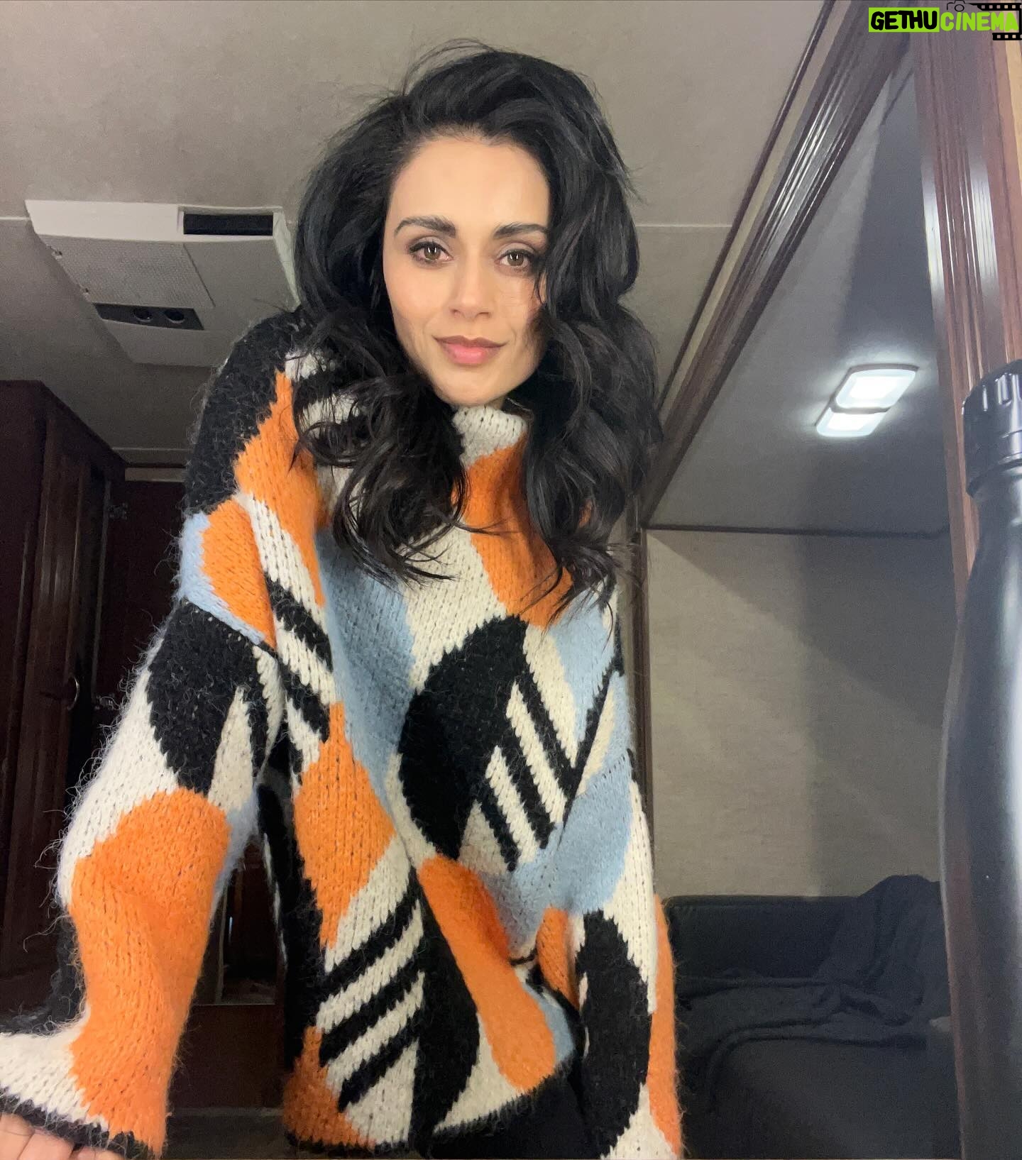 Bhavna Limbachia - 3 Likes - Will be living in this jumper for the foreseeable.. š¤š§”š¤š
.
.
.
. Originally from @zara but got it on @vinted for £18!! (Went on there with the intention of selling things and spotted this gem). #winterjumper #cosy #cosyjumper #zara #vinted