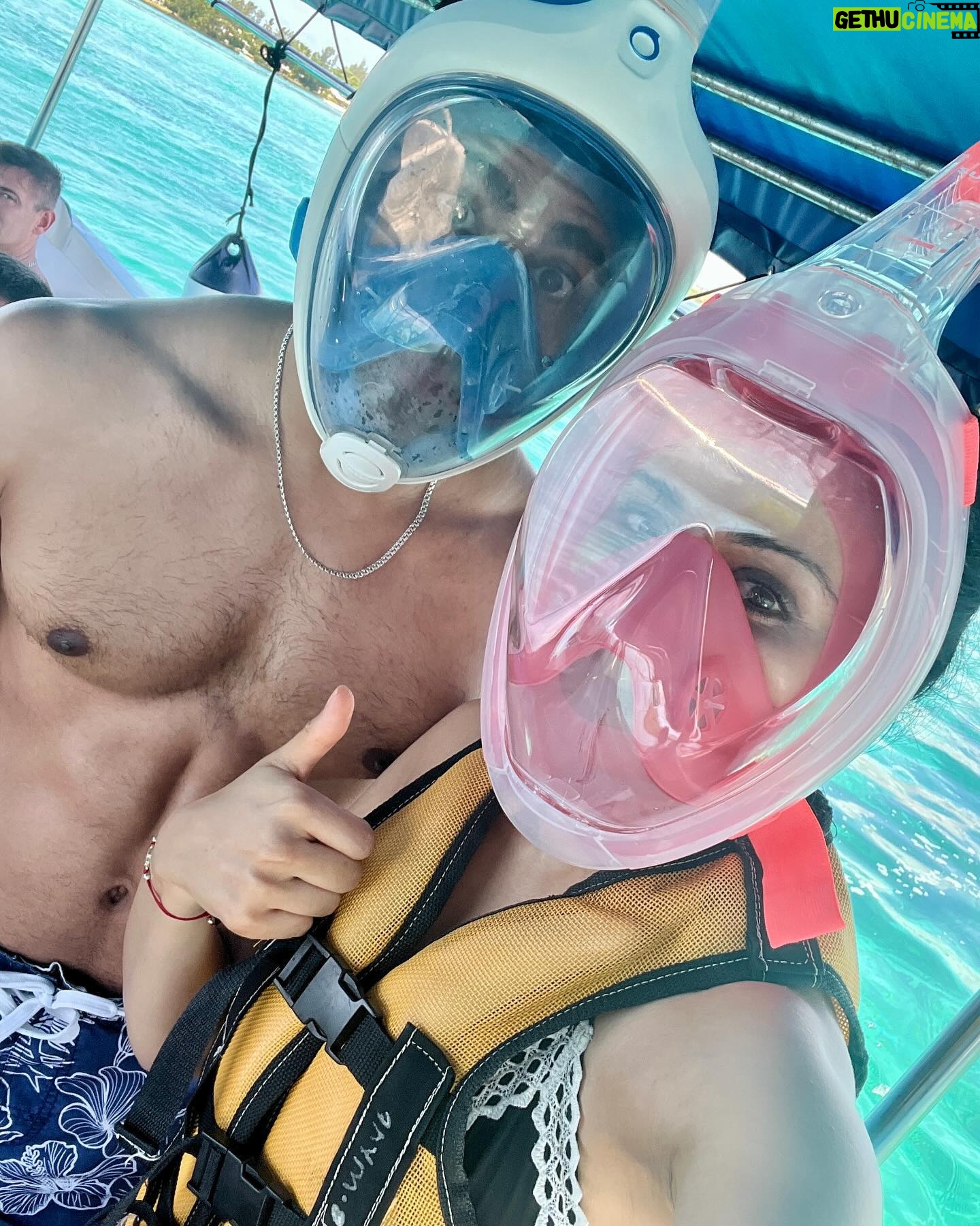 Bhavna Limbachia - 3 Likes - Snorkelling | Mauritius | 14.02.24 šš š”
.
I have a strong fear of swimming in open water. Wouldnāt dream of doing it. Today I conquered my fear. Donāt get me wrong, initially I was freaked out. I clung to the bottom of the boat. I asked the Hubster to hold my hand. We swam out into the middle of the sea and I just let go⦠and off I went āØšāāļø I LOVED IT!! ā„ļøšš½š§æ
#letgo #mauritius #mauritiusš²šŗ #snorkeling #bluesea