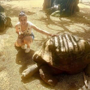 Bhavna Limbachia Instagram - Shell-abrating with my new pal 🐢