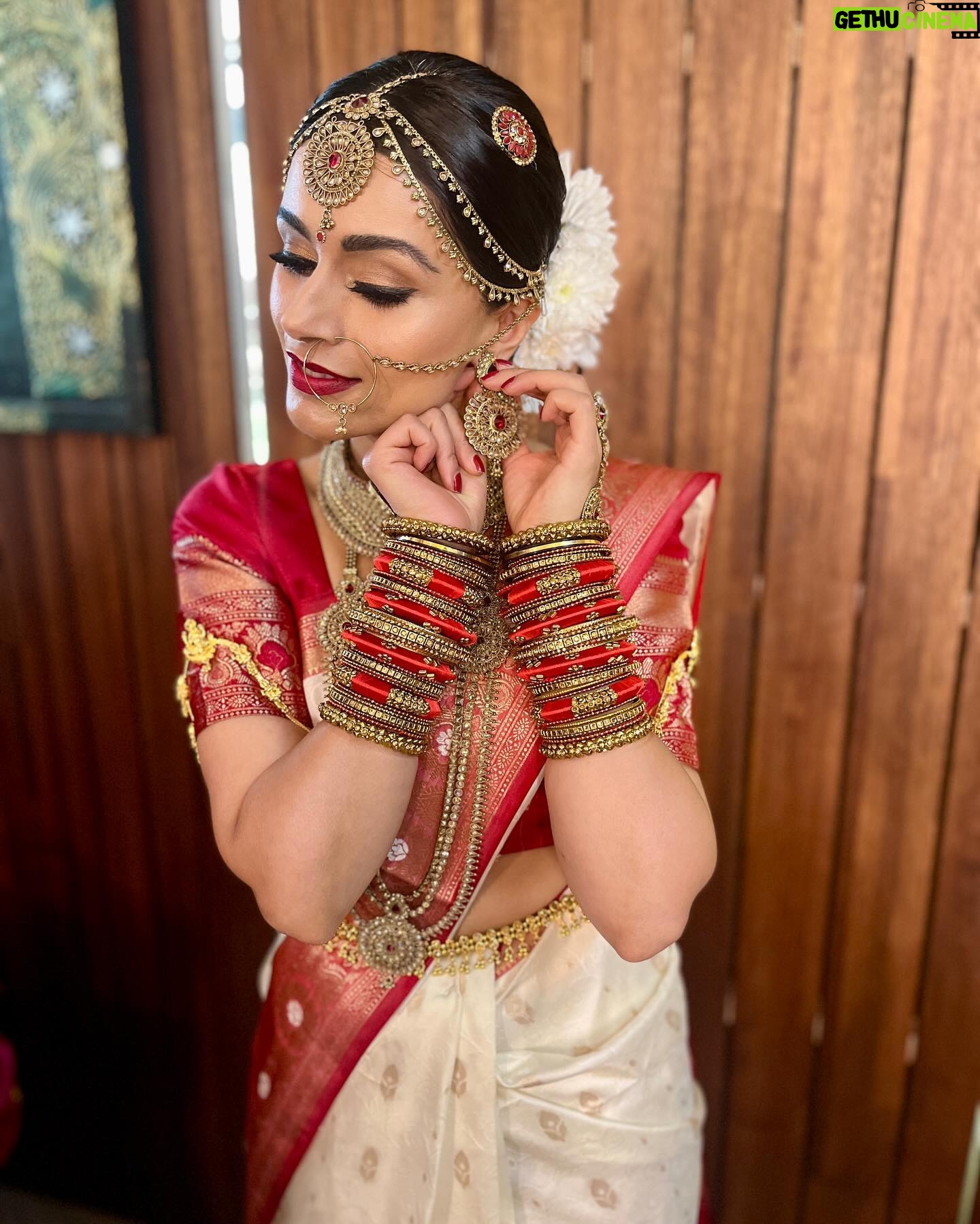 Bhavna Limbachia - 3 Likes - ā„ļøšš½š§æ
Obligatory Indian pics
@shweta_simplicity_beauty
.
.
.
.
#tamilbride #tamil #gujarati #gujaratibride #blessing #tamilblessing #mauritius