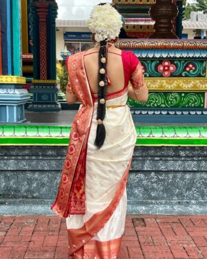 Bhavna Limbachia Instagram - ♥️🙏🏽🧿 
Obligatory Indian pics 

@shweta_simplicity_beauty 
.
.
.
.

#tamilbride #tamil #gujarati #gujaratibride #blessing #tamilblessing #mauritius