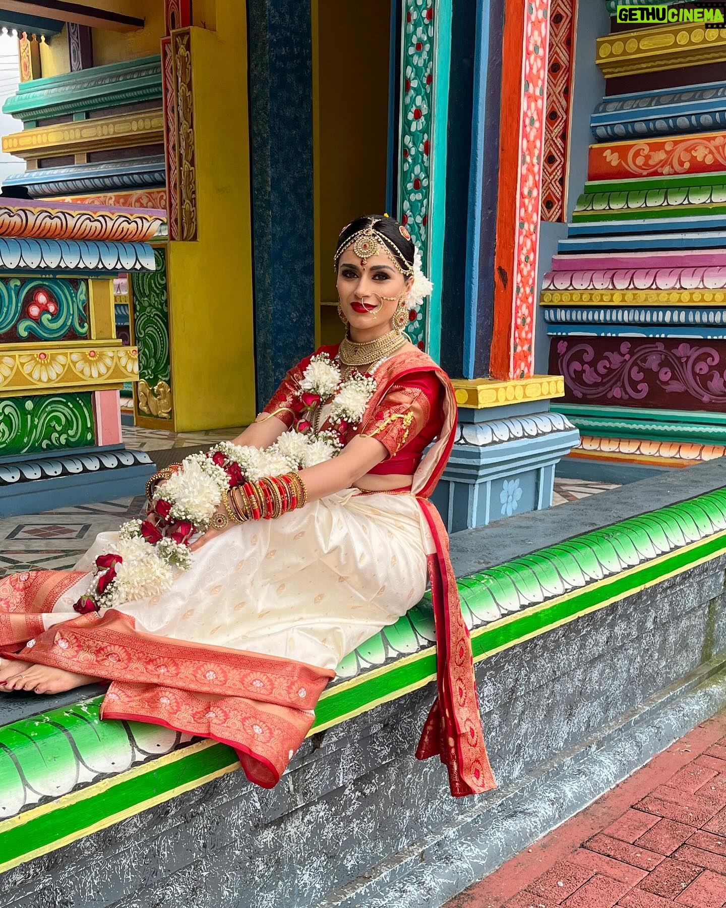 Bhavna Limbachia - 3 Likes - ā„ļøšš½š§æ
Obligatory Indian pics
@shweta_simplicity_beauty
.
.
.
.
#tamilbride #tamil #gujarati #gujaratibride #blessing #tamilblessing #mauritius