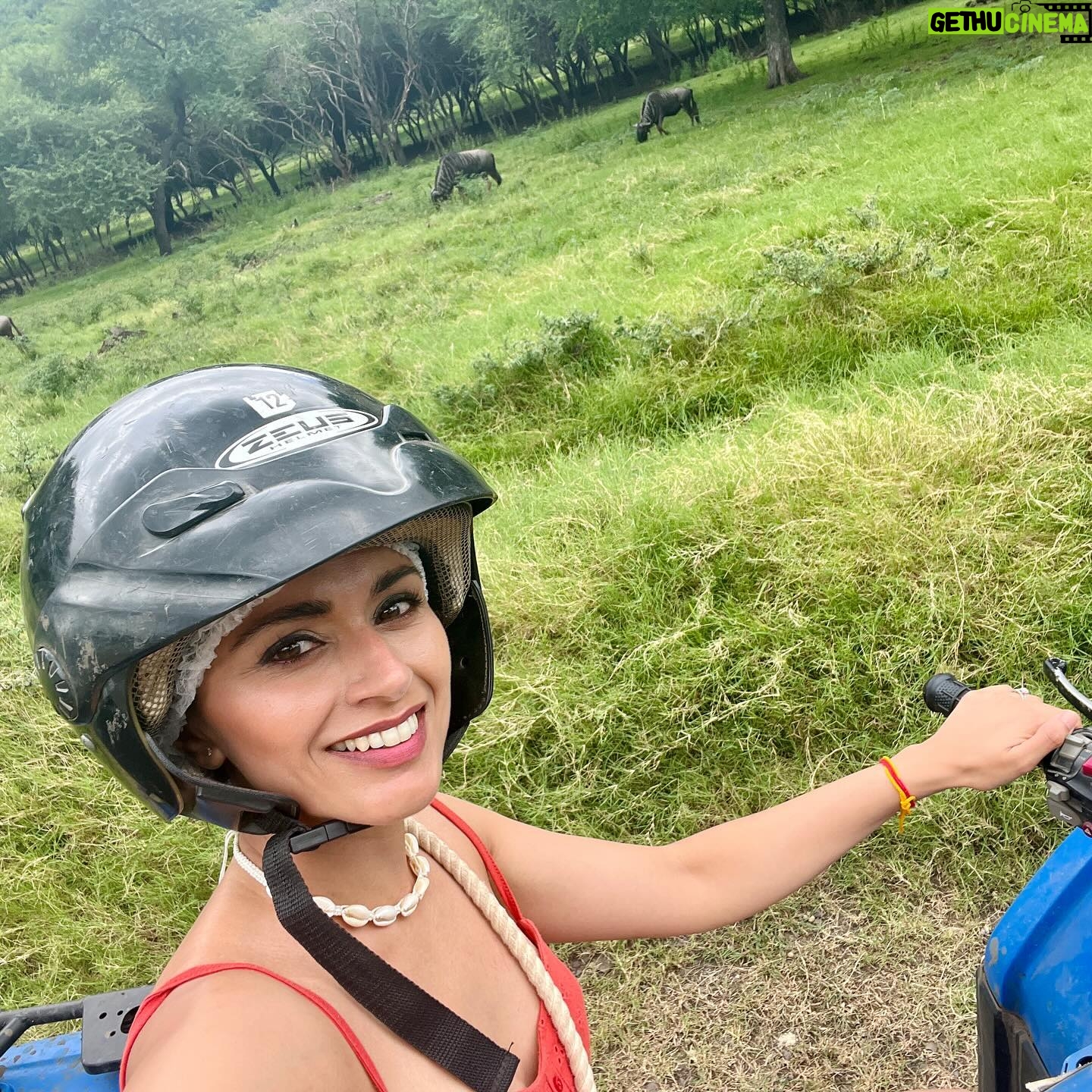 Bhavna Limbachia - 3 Likes - Casela Nature Park | Safari Quad Biking | 16/02/24
A very rocky but scenic route. Nature at itās best šæ
(Got a bit cocky in the last vid and nearly fell off š« )
ā„ļøšš½š§æ
#mauritius #caselanaturepark #safari #safariquadbiking #mauritiusš²šŗ
