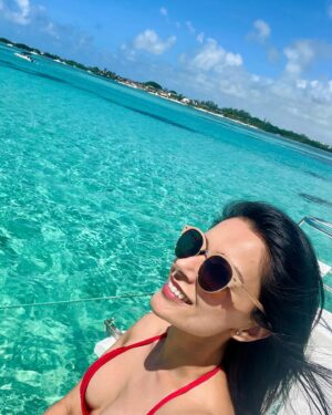Bhavna Limbachia Instagram - Catamaran Cruise from Blue Bay to Ile Aux Cerf 
Snorkelling | Lighthouse Island | Swimming | Dolphin spotting | Shopping | Beach BBQ Lunch Ile Aux Cerf | Dancing | Waterfall 
#mauritius #catamaran #catamarancruise #mauritius🇲🇺 ♥️🙏🏽🧿
