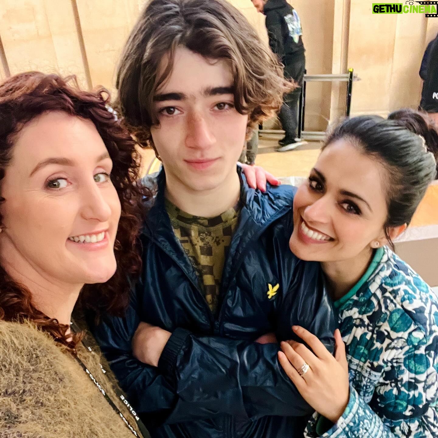 Bhavna Limbachia - 3 Likes - Thatās a wrap on Ridley S2š¬š· What a lovely bunch š„° Thank you to my amazing on-screen wifey @bronaghwaugh & @taz.a.j for making the last few months so special ā„ļø
.
.
.
.
#Ridley #itv #drama #tv #westroadpictures #adriandunbar