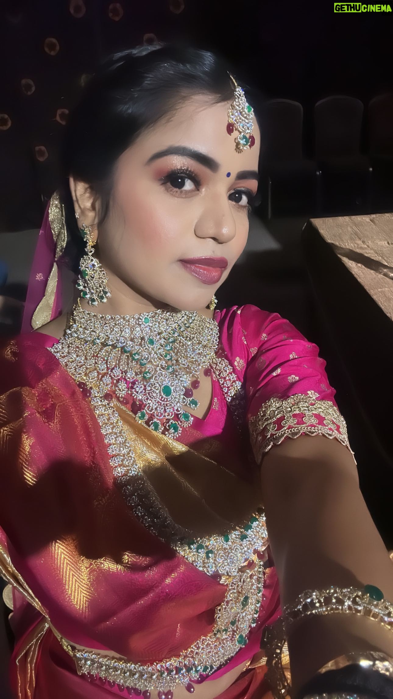 Bhavya Sri Instagram - ♥️♥️♥️♥️♥️……. #manepally #srikrishnasilks #bhavyasri #traditional #jewellery #gettingready #gold #pink #diamonds💎#designerjewelry #tollywood #event #show #showstopper