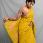 Bhoomi Shetty Instagram - •ಕಣ್ಸೆಳೆತ• . 🧿🧿 . Styling @_shilpa_hegde . Photographer @thema.rudrani . Jewellery @anu_manasa__actor . Hairstylist @k_e_e_r_t_h_i__0_5 . Makeup ಭೂMeee . . . . . . . . . . #alittlebrowngirl #bhoomishetty #biker #actor #kannadigaru #eyes #smile #instagram #jackie #puneethrajkumar #photooftheday #photography #outfit #saree #styleblogger
