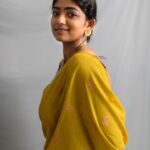 Bhoomi Shetty Instagram - •ಕಣ್ಸೆಳೆತ• . 🧿🧿 . Styling @_shilpa_hegde . Photographer @thema.rudrani . Jewellery @anu_manasa__actor . Hairstylist @k_e_e_r_t_h_i__0_5 . Makeup ಭೂMeee . . . . . . . . . . #alittlebrowngirl #bhoomishetty #biker #actor #kannadigaru #eyes #smile #instagram #jackie #puneethrajkumar #photooftheday #photography #outfit #saree #styleblogger