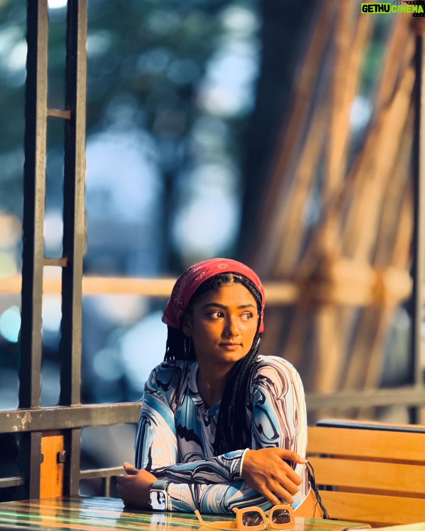 Bhoomi Shetty Instagram - Dropping some from my fav series⭐️ . . . . Pictures @the_at_rist . . . . . . . . #alittlebrowngirl #bhoomishetty #braids #hairtransformation #gymmotivation #biker #smile #streetphotography #photoshoot #happiness #explorar #trendcreator #fun #bangalore