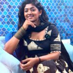 Bhoomi Shetty Instagram - Sharathulu Varthisthayi mee mundhu on March 15th. Theatre lo kaluddam… ok yaaaa🫶🏽⭐️ . . . . Styling @_shilpa_hegde . . . . . . . . . . #alittlebrowngirl #bhoomishetty #photooftheday #smile #indianfashion #happiness #promotion #tollywood #girl #biker #instagood #instagram #explore