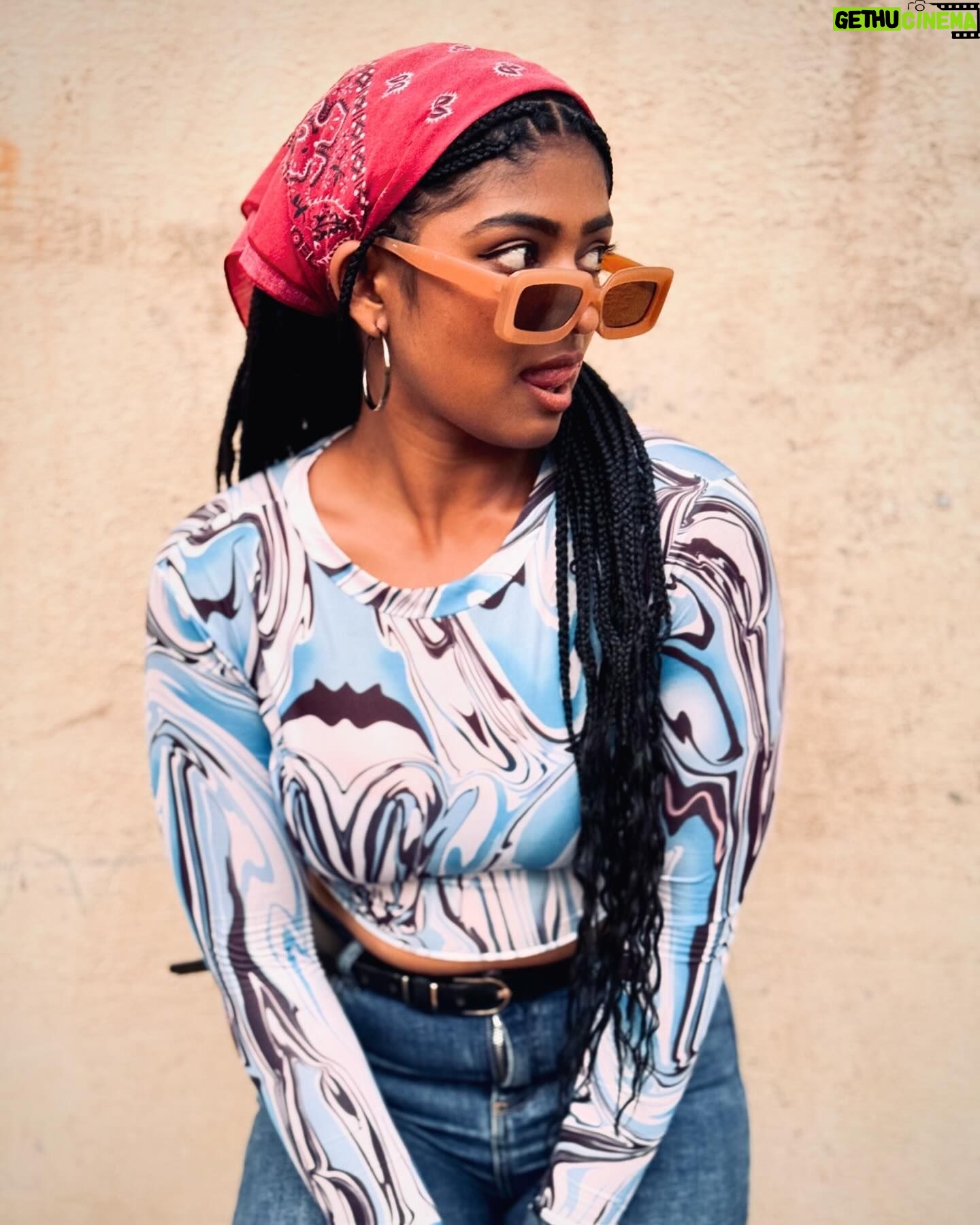 Bhoomi Shetty Instagram - Once in a while, blow your own mind: . 🧿 . . Photography @deepsmhali . . . . . . . . . #alittlebrowngirl #bhoomishetty #biker #braids #hairtransformation #outfit #explore #instagram #photoshoot #photooftheday #jayanagar