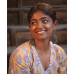 Bhoomi Shetty Instagram – I smile because I’ve no idea what’s going on🤪
.
My real expression is in the last pic after receiving tons of pictures from @balajimanoharphotography ❤️
.
.
Top @silayibazi
Jewellery @deeluxesoul_
.
.
.
.
#alittlebrowngirl #bhoomishetty #photooftheday #bangalore #streetphotography #balajimanohar