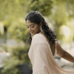 Bhoomi Shetty Instagram – अजब तेरी है ऐ महबूब सूरत
नज़र से गिर गए सब ख़ूबसूरत ||
.
.
.
Photography @kaushik_yadavv
Styling @beingstyl
Ast Styling @whyduggsss
MUA @beautyrush_by_avantika
Outfit @samyakkclothing
Location partner @thesodafactoryblr
.
.
.
.
.
.
.
.
.
#alittlebrowngirl #bhoomishetty #actress #photooftheday #saree #indianwear #styleinspo #makeuplover #explore #photography #indianjewellery #instagram #photoshoot #smile #ghazal