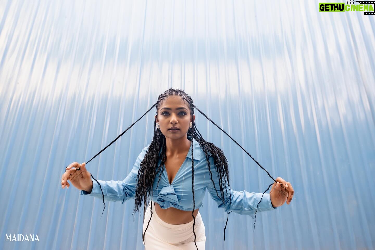 Bhoomi Shetty Instagram - The most magnetic thing on Earth is liking your own energy 🌟🧿 . . . . . . . . . . . . #alittlebrowngirl #bhoomishetty #actress #biker #braids #hairart #transformation #lookinspiração #photooftheday #healthylifestyle #beautyful #africa #afrobeats