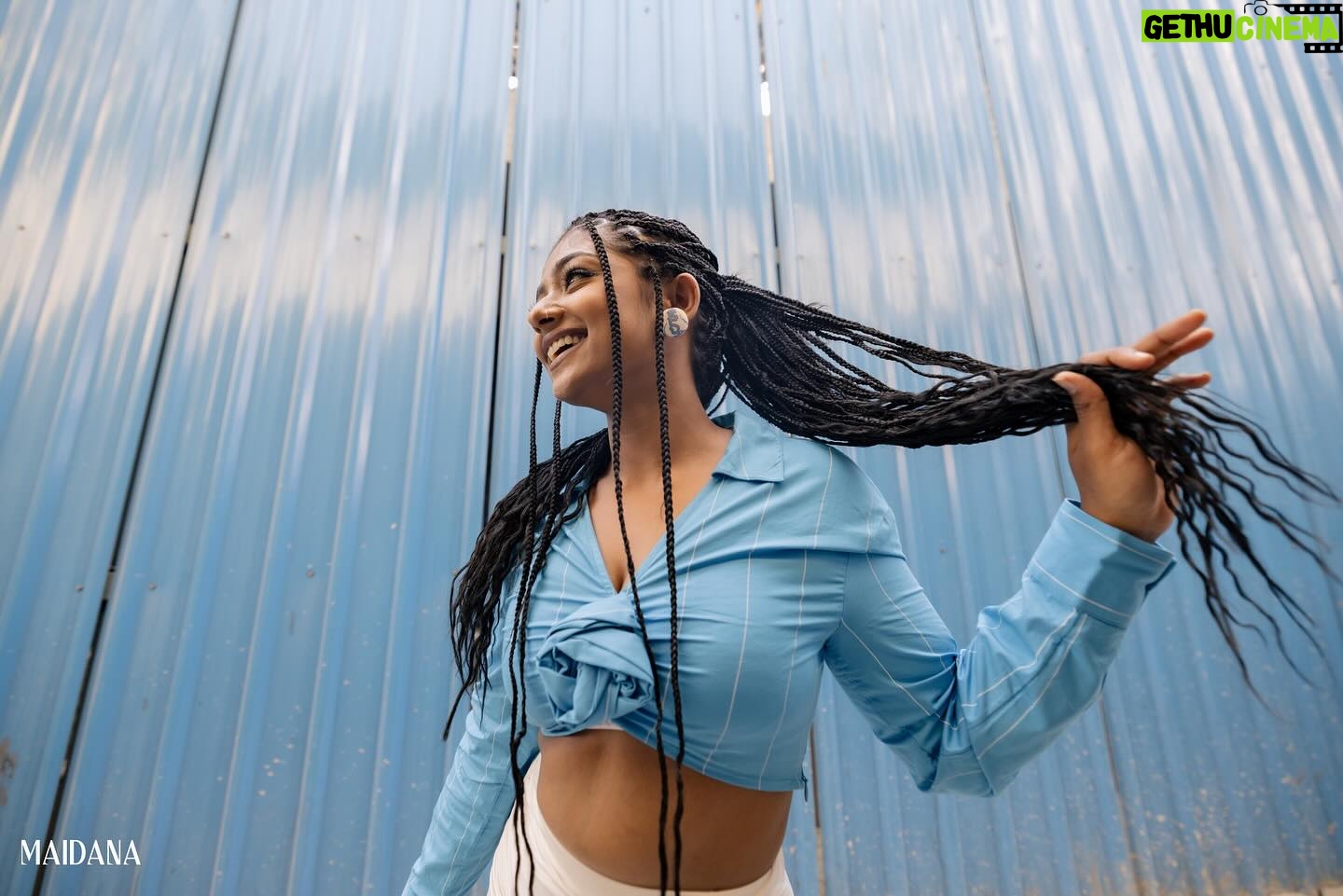 Bhoomi Shetty Instagram - The most magnetic thing on Earth is liking your own energy 🌟🧿 . . . . . . . . . . . . #alittlebrowngirl #bhoomishetty #actress #biker #braids #hairart #transformation #lookinspiração #photooftheday #healthylifestyle #beautyful #africa #afrobeats