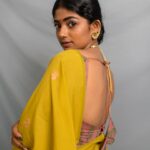 Bhoomi Shetty Instagram - •ಕಣ್ಸೆಳೆತ• . 🧿🧿 . Styling @_shilpa_hegde . Photographer @thema.rudrani . Jewellery @anu_manasa__actor . Hairstylist @k_e_e_r_t_h_i__0_5 . Makeup ಭೂMeee . . . . . . . . . . #alittlebrowngirl #bhoomishetty #biker #actor #kannadigaru #eyes #smile #instagram #jackie #puneethrajkumar #photooftheday #photography #outfit #saree #styleblogger