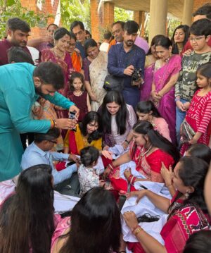 Bhoomi Trivedi Instagram - At Becharaji 🙏🙏 
#Bahucharaji #family #traditions #rituals #Gujarat