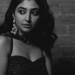 Bhoomi Trivedi Instagram – 🥀

Stylist :- @styledbysujata
Style Team :- @ashwinishajigeorge13 
Outfit:- @tyoharofficial
Jewellery:- 
Earrings and bracelet: @vanijewels_byvaidehi
Ring : @chotteylalsons 

📸 @Dheeraj_dewittz