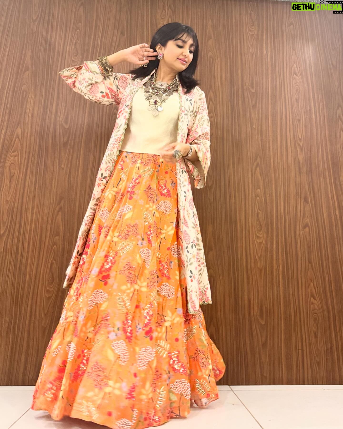 Bhoomi Trivedi Instagram - Styled by: @styledbysujata Outfit: @sshilpasamriya Jewellery:- Earring &Ring:- @anthajewels Neckpiece & Bracelet - @silver.kiosk