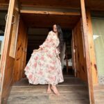 Bhoomika Mirchandani Instagram - Meaning of the song “Boohe Baariyan”: Skip all doors, windows and even walls too.. come to me by becoming wind ♥️ Dress: @forevernew_india