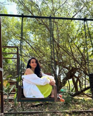 Bhoomika Mirchandani Instagram - Swinging in midst of nature 🌴💚