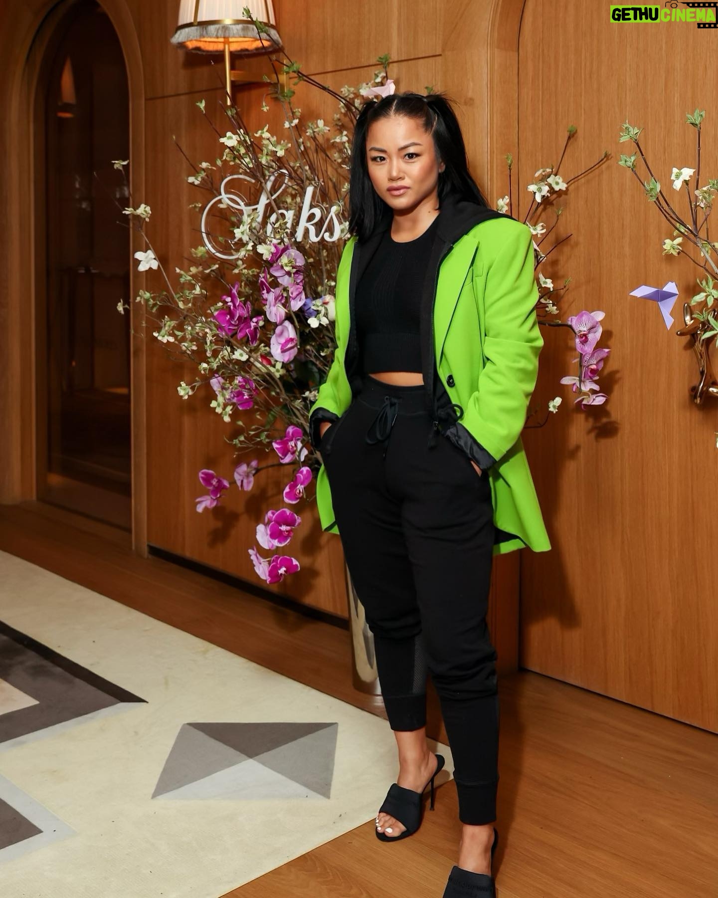 Bi Nguyen - 6.3K Likes - Power moves with powerful women! Thank you @saks for celebrating #aapiwomen and @amandangocnguyen for hosting this beautiful dinner. #aapiheritagemonth #aapi #sisterhood
Styled by: @alala
Shoes from: @alexanderwangny