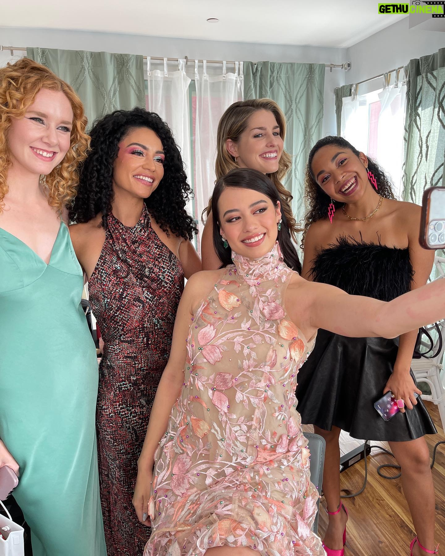Bianca A. Santos Instagram - P R O U D of @ambermidthunder. What an incredible journey you’ve had so far. This film is about a young, determined, indigenous woman that against the odds and expectations, believes fiercely in herself. I couldn’t think of a better person to embody Naru. You’re an inspiration and a badass, I’m so lucky to call you a sister and friend @ambermidthunder. Watch #Prey @predator on #Hulu