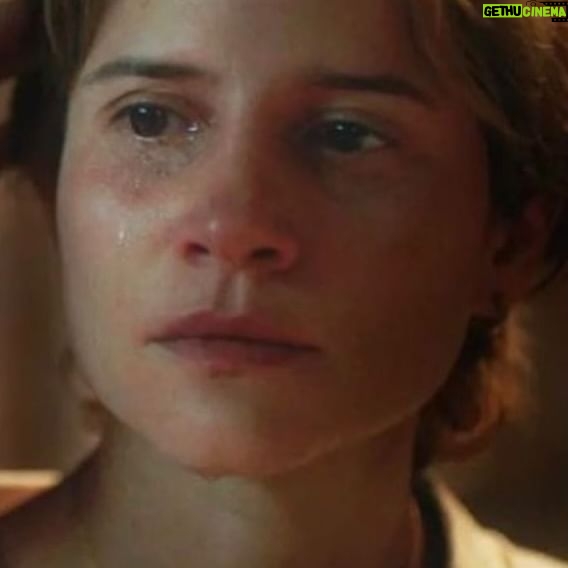 Bianca Comparato Instagram - @biancacomparato está na série “João Sem Deus - A Queda de Abadiânia” que estreia no Canal Brasil no dia 13/10! A vida de duas irmãs muda completamente quando elas conhecem o médium João de Deus: uma delas é sua fiel funcionária e a outra foi sua vítima. Não perca! ✨ #mapbrasil #casting #joaodedeus