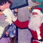 Bianca Comparato Instagram - Mami, mama, mum, mamuska, Leila, a melhor mãe do mundo. Me apoia e me ensina a não ter medo da vida (nem do papai noel). Orgulho da mulher que você é, com você aprendo todos os dias. Obrigada por ser essa mãe perfeita. É muito bom dividir com você essa paixão pelo Rio, pelo praia e pelo mar desde que era um bebê. Te amo mais que tudo @leilamendesfono Feliz dia das mães. Happy Mothers Day Mum.