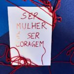 Bianca Comparato Instagram - Acho que amizade é isso. Que honra fazer parte do #powertripsummit2024 da Marie Claire. O maior encontro de lideranças feminias do Brasil. Uma revista que desde 1937 na França tem como mote dar voz as mulheres. Obrigada @mariaritaalonso e @dtofoli . E toda equipe do evento. Obrigada por proporcionar dias inspiradores. Me sinto energizada para o resto ano. Pude trocar com mulheres poderosas e influentes de várias areas. Obrigada @rafaellacaniello e @neriage_ por nos proporcionar roupas que nos fazem sentir tão plenas em nossos corpos. Um movimento muito bonito no comportamento feminino hoje é buscar uma rede de apoio nas amizades, em qualquer momento da vida. Não sei que seria de mim sem as minhas amizades. Essa rede de união tem uma força imensa. Casar e ter filho já não é o sonho de todes, e para seguir a vida se sentindo pertencendo a uma rede, as amizades ganham uma nova proporção. Durante a pandemia, fizemos o @cara.palavra onde a gente recitava poesias, tanto de poetas novos quanto dos mais consagrados. Era uma tentativa de encontrar alguma luz em meio a tantas incertezas. E agora, em 2024, seguimos juntas e criamos essa performance exclusivamente para o Summit, com o mote da “Irmandade Feminina”. Caras Amigas, @aandreiahorta @deborafalabellaoficial @marianaximenes amo vocês e obrigada por tudo. fotos: @fundacaomidia
