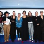 Bianca Comparato Instagram - Acho que amizade é isso. Que honra fazer parte do #powertripsummit2024 da Marie Claire. O maior encontro de lideranças feminias do Brasil. Uma revista que desde 1937 na França tem como mote dar voz as mulheres. Obrigada @mariaritaalonso e @dtofoli . E toda equipe do evento. Obrigada por proporcionar dias inspiradores. Me sinto energizada para o resto ano. Pude trocar com mulheres poderosas e influentes de várias areas. Obrigada @rafaellacaniello e @neriage_ por nos proporcionar roupas que nos fazem sentir tão plenas em nossos corpos. Um movimento muito bonito no comportamento feminino hoje é buscar uma rede de apoio nas amizades, em qualquer momento da vida. Não sei que seria de mim sem as minhas amizades. Essa rede de união tem uma força imensa. Casar e ter filho já não é o sonho de todes, e para seguir a vida se sentindo pertencendo a uma rede, as amizades ganham uma nova proporção. Durante a pandemia, fizemos o @cara.palavra onde a gente recitava poesias, tanto de poetas novos quanto dos mais consagrados. Era uma tentativa de encontrar alguma luz em meio a tantas incertezas. E agora, em 2024, seguimos juntas e criamos essa performance exclusivamente para o Summit, com o mote da “Irmandade Feminina”. Caras Amigas, @aandreiahorta @deborafalabellaoficial @marianaximenes amo vocês e obrigada por tudo. fotos: @fundacaomidia