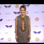 Bianca Comparato Instagram - dump da pré-estreia de JOÃO SEM DEUS no visegimo quinto festival do rio, inaugurando a exibição de séries. noite cheia de pessoas que amo… styling @ritalazzarotti obrigada, merci, grazie, gracias, thank you @miumiu e @prasiofficial ✨ beleza @cami.nhante Louca pra vocês assistirem a série que estreia dia 13/10, sim… sexta-feira 13 :)) no @canalbrasil e pra quem tem @globoplay mais canais. Uma série escrita pela talentosíssima amiga @patriciacorso81 e genio @_leonardo_moreira. Criado por @giulianocedroni. Dirigido por @marinaperson No elenco os maravilhosos @antoniosaboia @marconaniniator @karineteles @mariaclarastrambi Produzido pela @ventrestudio, liderado pelas maravilhosas @paula.cosenza e @justineotondo obrigada @canalbrasil e @tvioficial Obrigada toda equipe maravilhosa, composta majoritariamente por mulheres. A série conta o que aconteceu oito dias antes do João de Deus se entregar pra policia. E diferente de muitas histórias de True Crime o ponto de vista não é dele, mas de suas vitimas.
