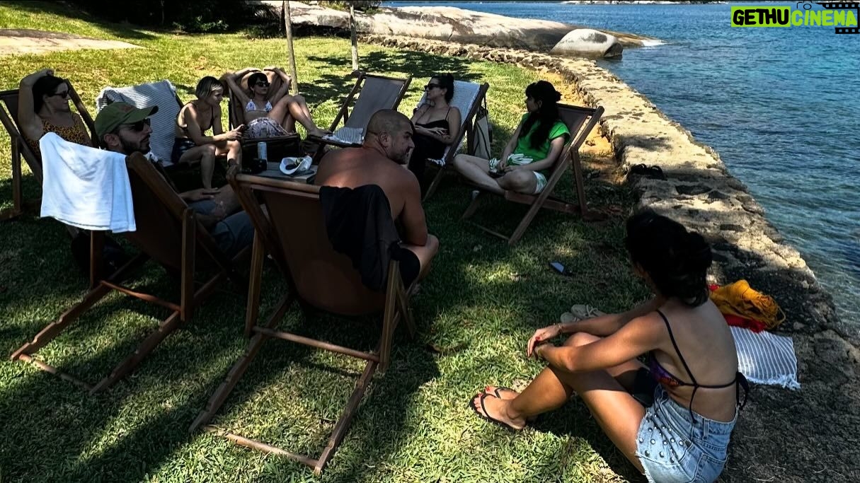 Bianca Comparato Instagram - Al mare com amigos no paraíso. fotos por Luizas @luizasdias e @luisabianchetti